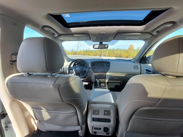 2020 Nissan Pathfinder IV Рестайлинг, белый, 3100000 рублей - вид 11