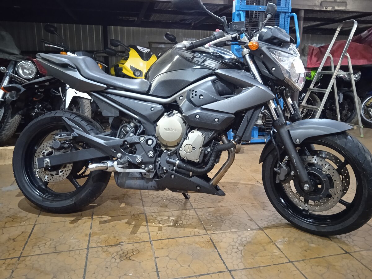 Yamaha XJ6 (FZ6R)