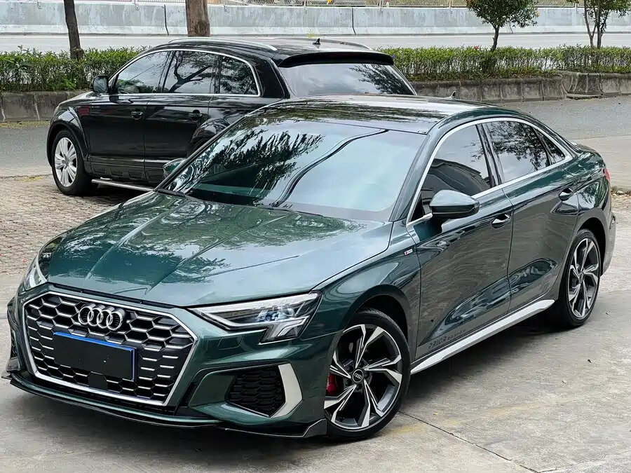 Audi A3 35 TFSI Long IV (8Y)