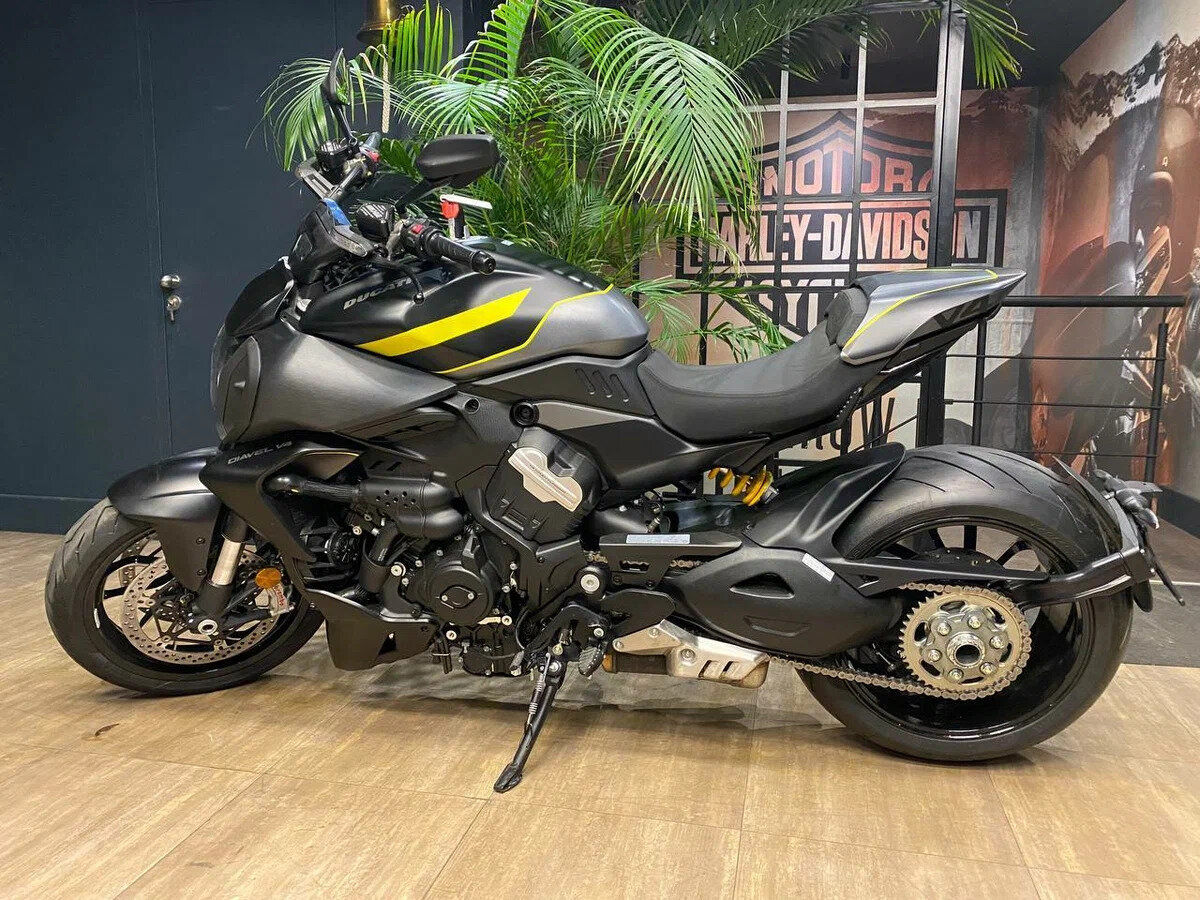 Ducati Diavel V4