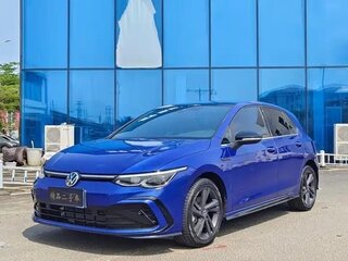 2021 Volkswagen Golf VIII, синий, 1885000 рублей, вид 1