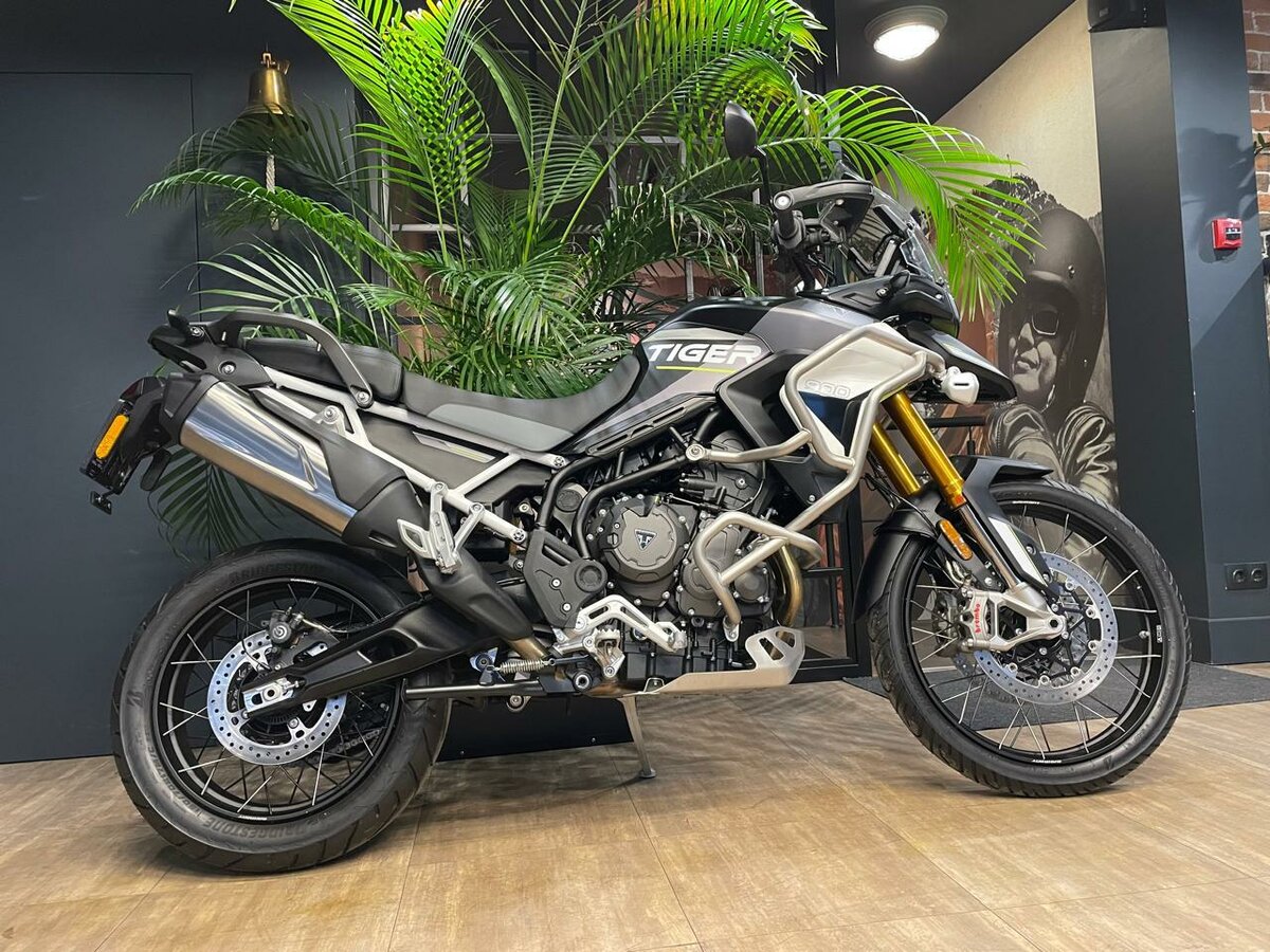 Triumph Tiger 900