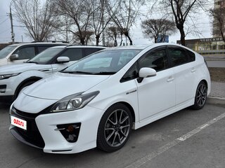 2014 Toyota Prius III Рестайлинг (XW30), белый, 1750000 рублей, вид 1