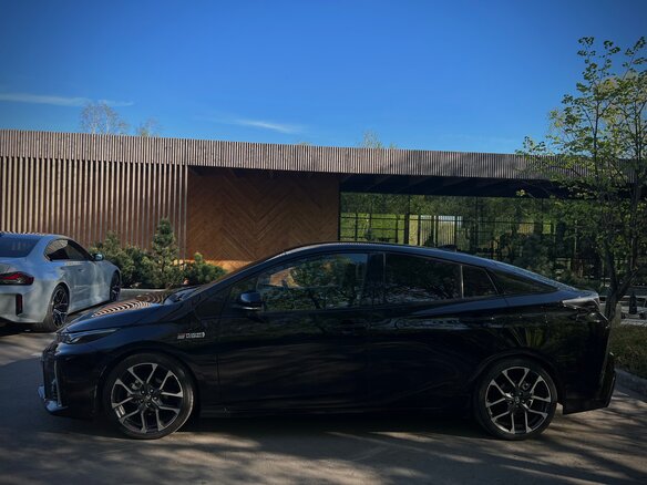 2017 Toyota Prius PHV ZVW52 IV (XW50), чёрный, 2250000 рублей - вид 9