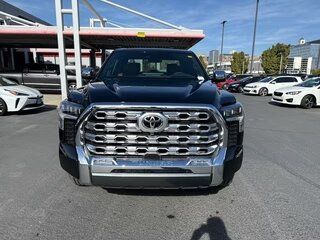 2025 Toyota Tundra Crew Max CrewMax III, чёрный, 8800934 рублей, вид 2