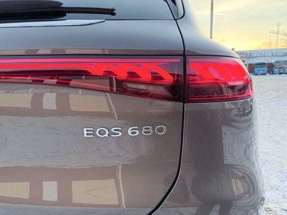 2024 Mercedes-Benz Maybach EQS SUV 680, чёрный, 22000000 рублей - вид 14