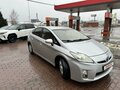 2010 Toyota Prius III (XW30), серебристый, 1010000 рублей - вид 2