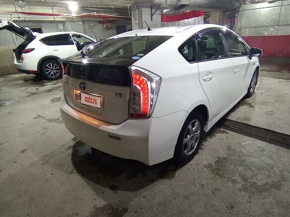 2012 Toyota Prius III Рестайлинг (XW30), белый, 1400000 рублей - вид 14
