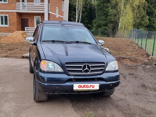 1999 Mercedes-Benz M-Класс 320 I (W163), синий, 385000 рублей, вид 1