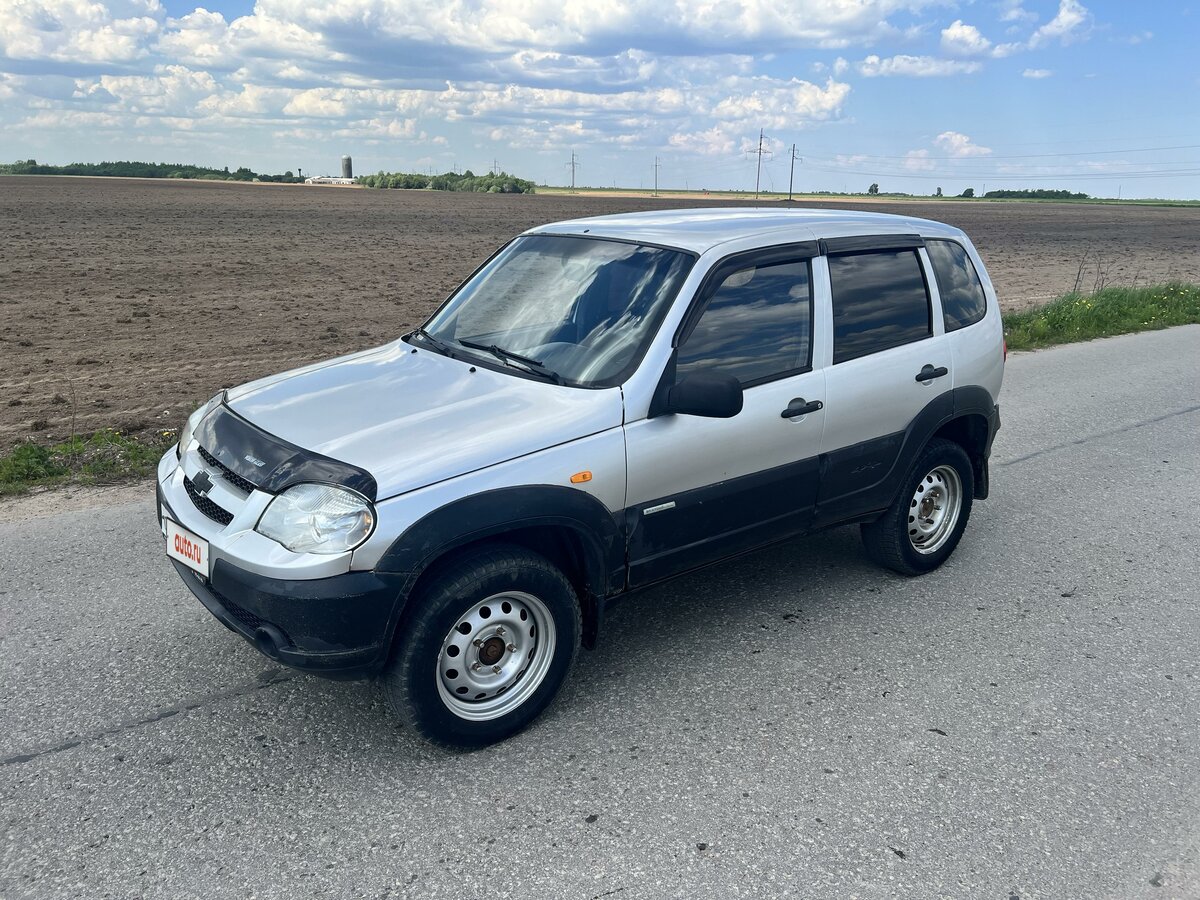 Купить б/у Chevrolet Niva I Рестайлинг 1.7 MT (80 л.с.) 4WD бензин ...