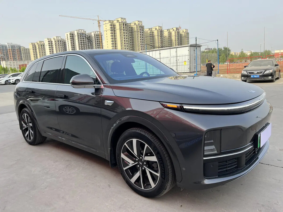   LiXiang L7 I 15hyb AT 449  4WD        7 I  5- 2023     ID 1118772168