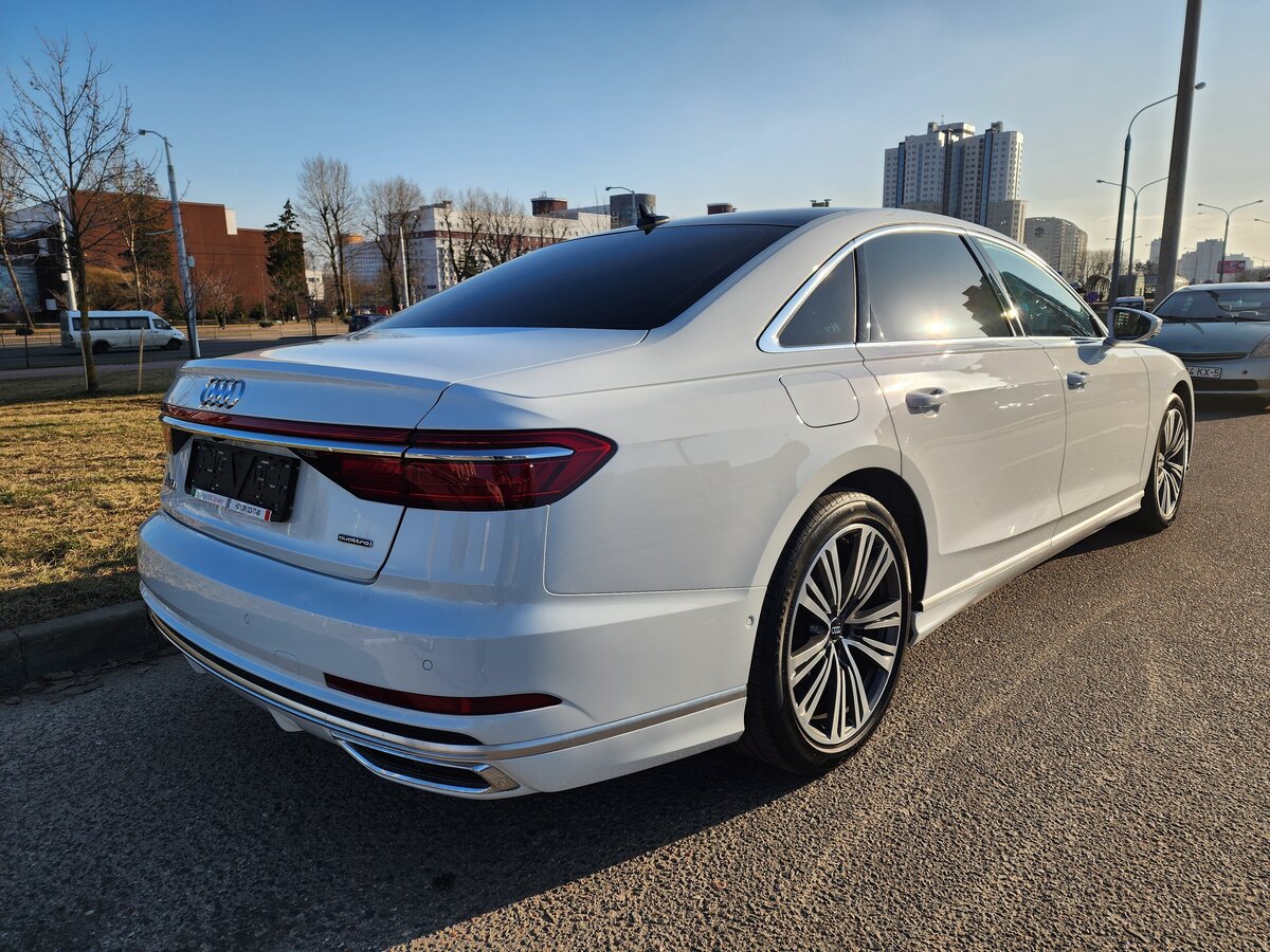 Купить б/у Audi A8 IV (D5) Long 60 TFSI 4.0 AT (460 л.с.) 4WD бензин ...