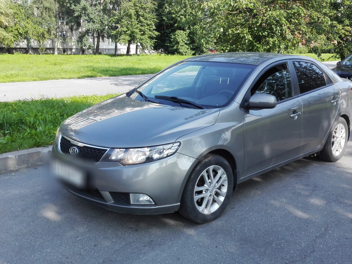 Купить б/у Kia Cerato II 6-speed 1.6 MT (126 л.с.) бензин механика в Москве: бел
