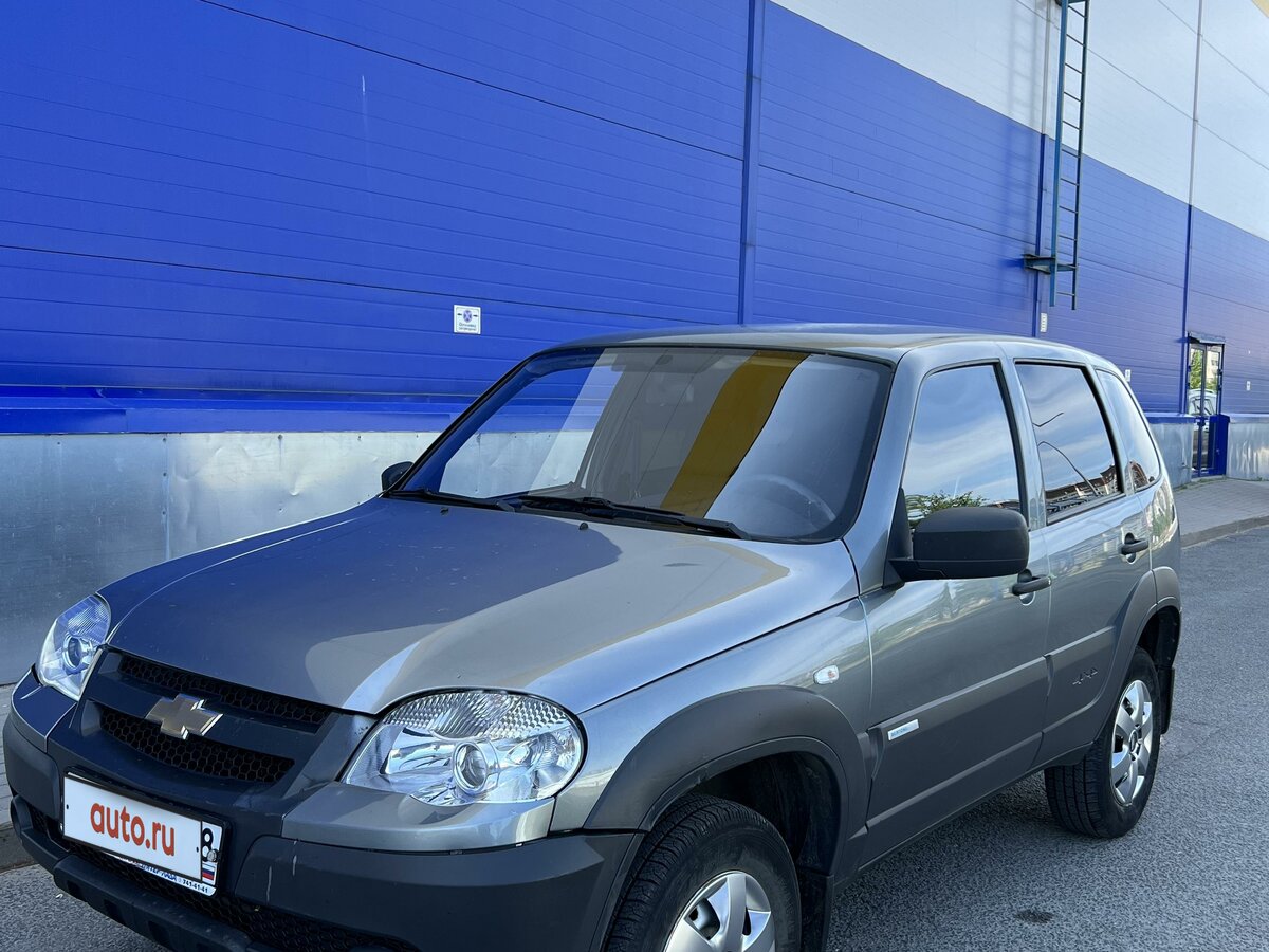 Купить б/у Chevrolet Niva I Рестайлинг 1.7 MT (80 л.с.) 4WD бензин ...