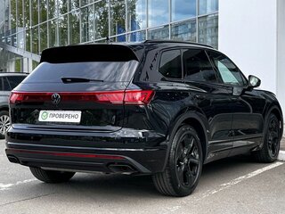 2024 Volkswagen Touareg III Рестайлинг, чёрный, 9800000 рублей, вид 3