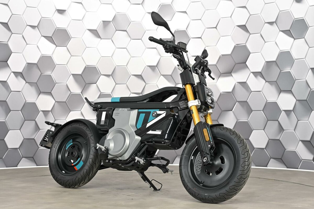 BMW CE 02