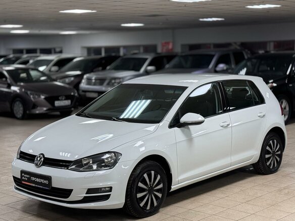 2013 Volkswagen Golf VII, белый, 849000 рублей