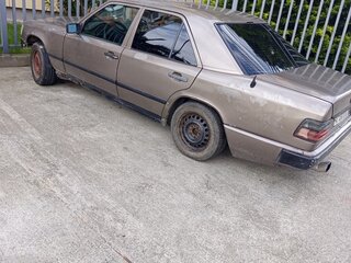 1986 Mercedes-Benz W124 260, бежевый, 60000 рублей, вид 1