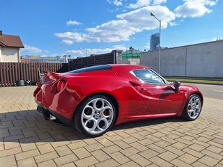 2015 Alfa Romeo 4C, красный, 4990000 рублей, вид 5