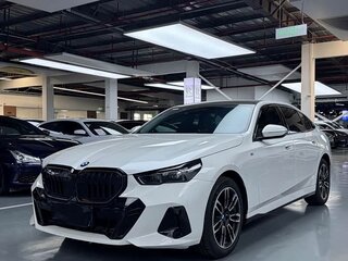 2025 BMW 5 серии Long 525Li VIII (G60/G61/G68), белый, 5713000 рублей, вид 1