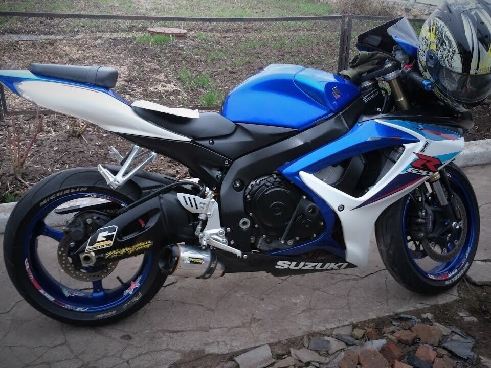 Suzuki GSXR 600 k7