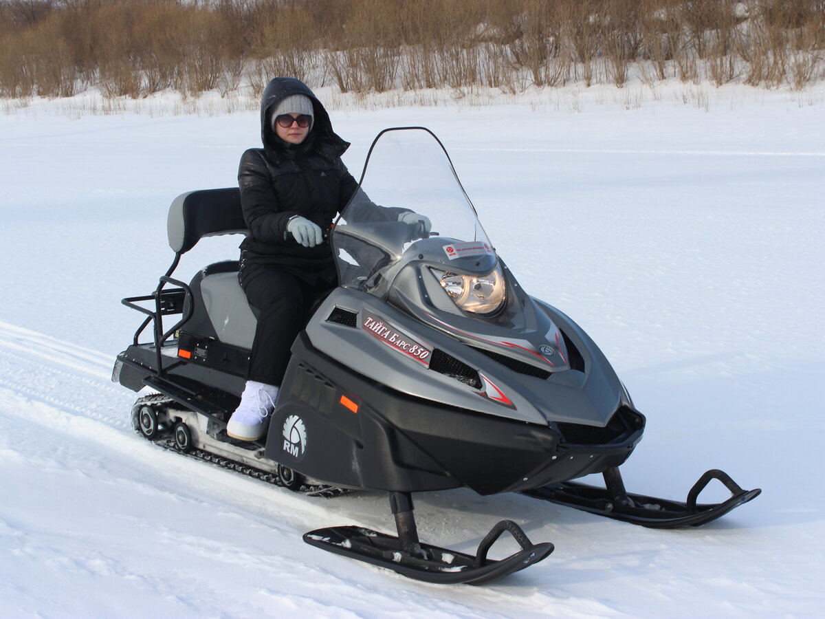 Комплект снегохода SNOWFOX 200 white лучшим выбором для начинающих и рыбаков.