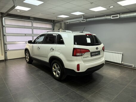 2019 Kia Sorento II Рестайлинг, белый, 2250000 рублей, вид 4