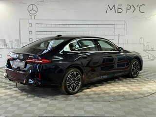 2025 BMW 5 серии Long 530Li xDrive VIII (G60/G61/G68), чёрный, 8100000 рублей, вид 4