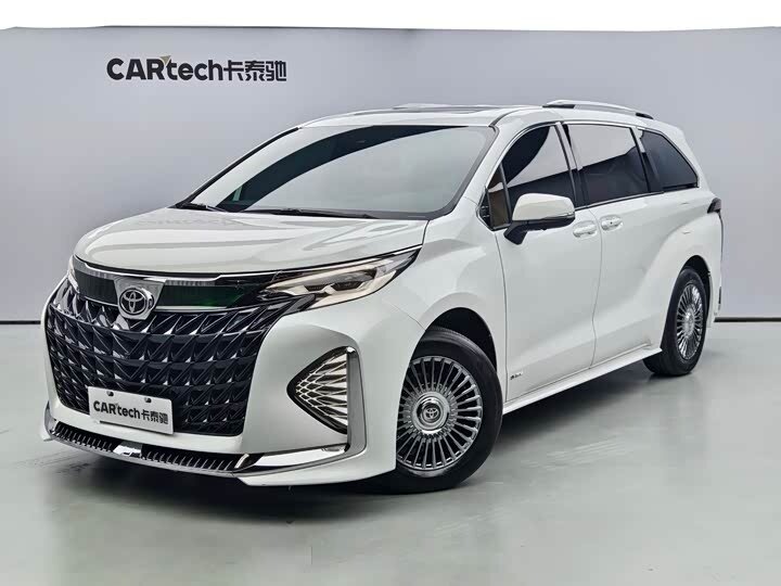 Toyota Sienna IV