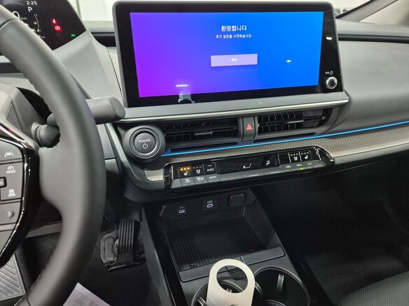 2025 Toyota Prius V (XW60), серый, 3999123 рублей - вид 12