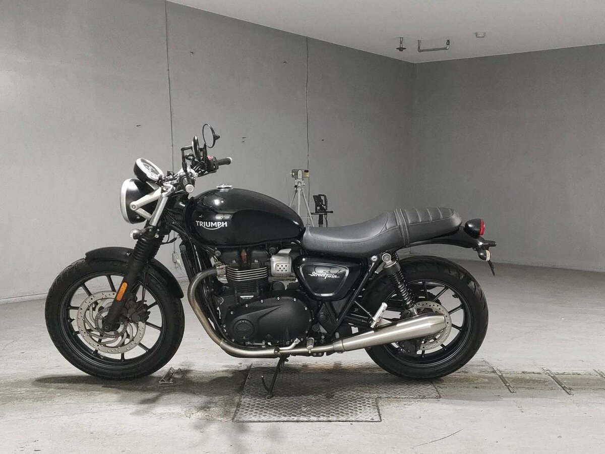 Triumph Street Twin