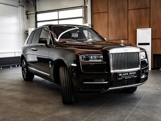 2020 Rolls-Royce Cullinan I (Series I), пурпурный, 33900000 рублей, вид 2