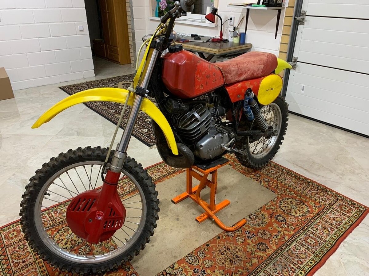 Обзор мотоцикла Maico Enduro 250 1976: особенности и характеристики