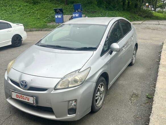2012 Toyota Prius III Рестайлинг (XW30), серый, 500000 рублей