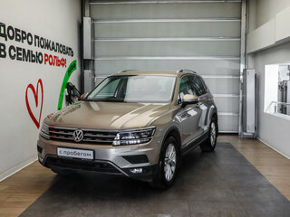 2017 Volkswagen Tiguan II, бежевый, 2549000 рублей, вид 1