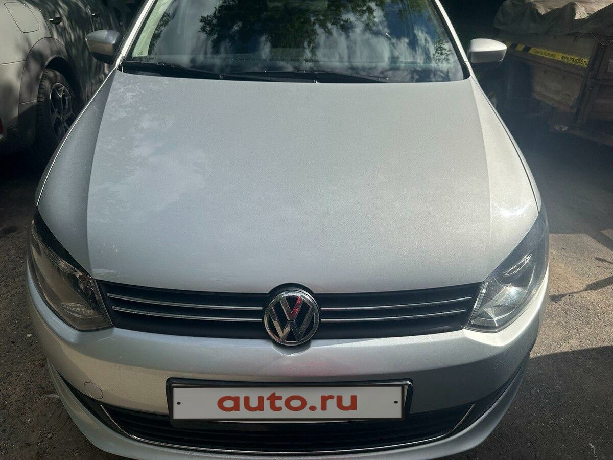 Купить б/у Volkswagen Polo V 1.6 AT (105 л.с.) бензин автомат в Москве ...