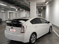 2013 Toyota Prius III Рестайлинг (XW30), белый, 1520000 рублей - вид 2