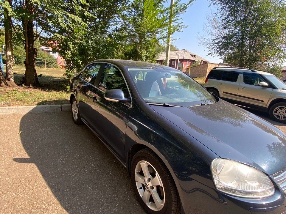 Купить б/у Volkswagen Jetta V 1.6 MT (102 л.с.) бензин механика в ...