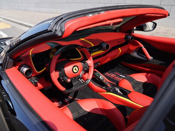 2022 Ferrari 812 GTS, чёрный - вид 8