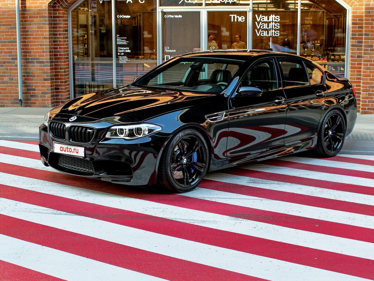Купить б/у BMW M5 V (F10) Рестайлинг 4.4 AMT (560 л.с.) бензин робот в ...