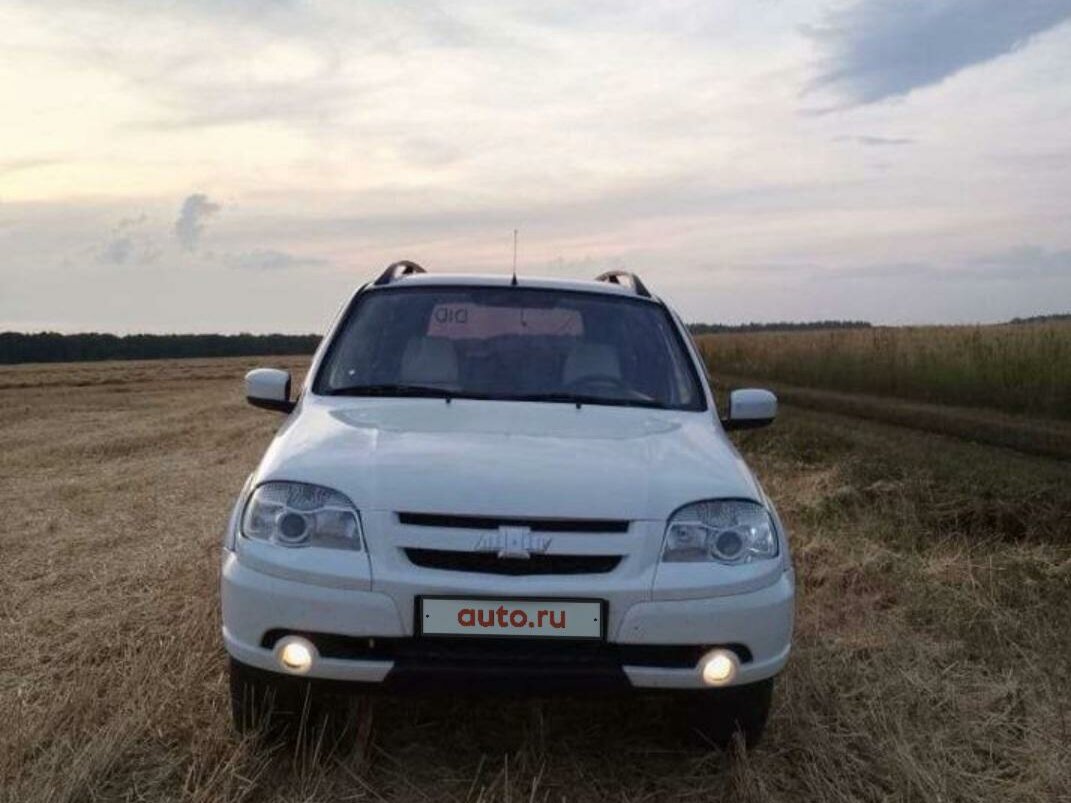 Купить б/у Chevrolet Niva I Рестайлинг 1.7 MT (80 л.с.) 4WD бензин ...