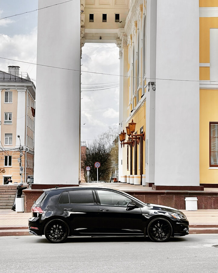 2019 Volkswagen Golf R VII Рестайлинг, чёрный, 3570000 рублей - вид 20