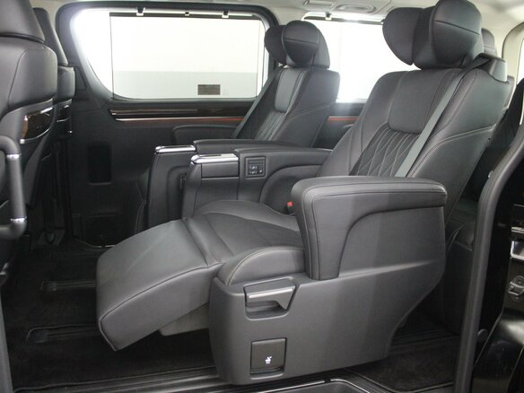 2022 Toyota Granvia II, чёрный - вид 12