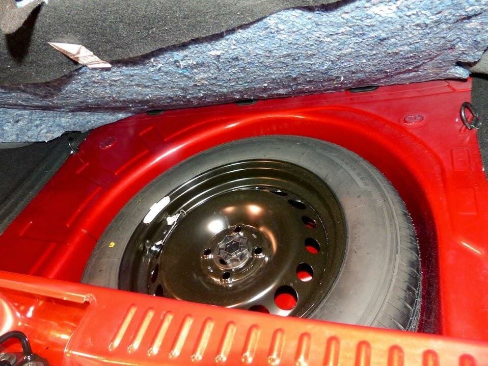 Как снять запаску рено клио Запаска рено логан LkbAuto.ru