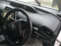 2019 Toyota Prius IV Рестайлинг (XW50), белый, 1799000 рублей - вид 9