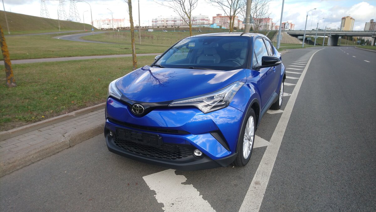 Купить б/у Toyota C-HR I 1.2 CVT (115 л.с.) 4WD бензин вариатор в ...