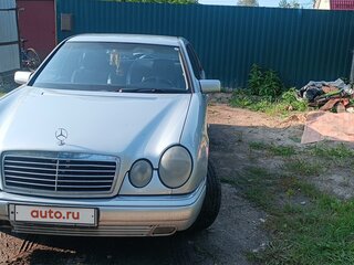 1999 Mercedes-Benz E-Класс 240 II (W210, S210), серебристый, 400000 рублей, вид 1