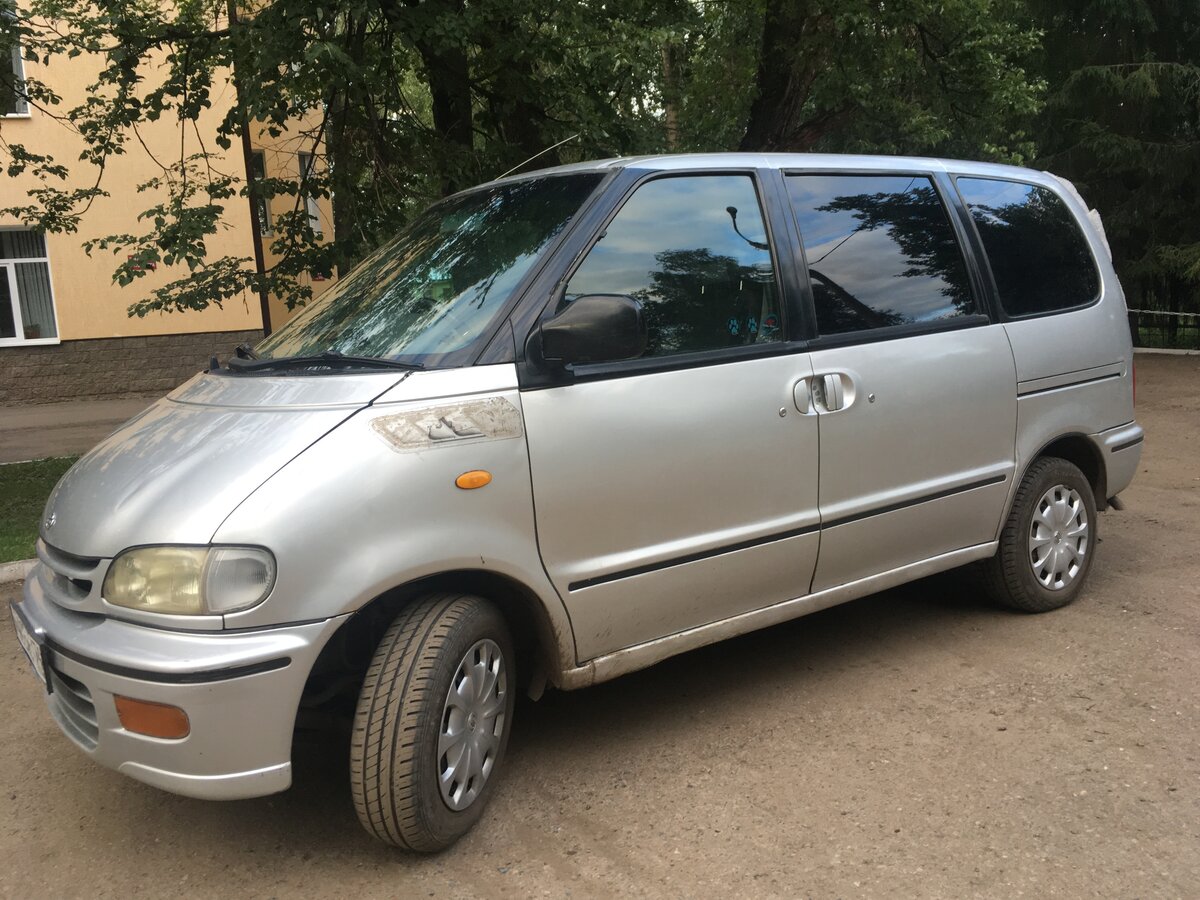 Nissan Serena 1999