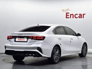 2023 Kia K3 II Рестайлинг, белый, 1500000 рублей, вид 2