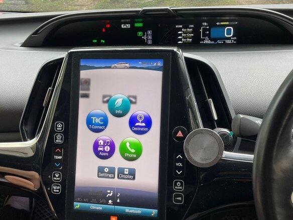 2017 Toyota Prius PHV ZVW52 IV (XW50), белый, 2500000 рублей - вид 10